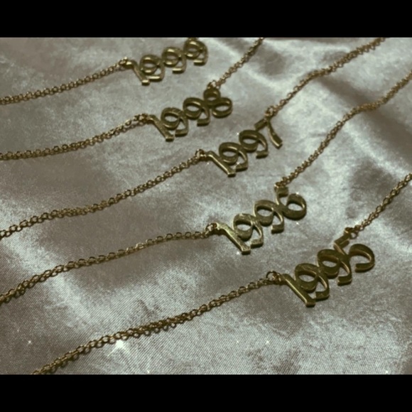 Winter Dunes Year Necklace - Picture 3 of 6